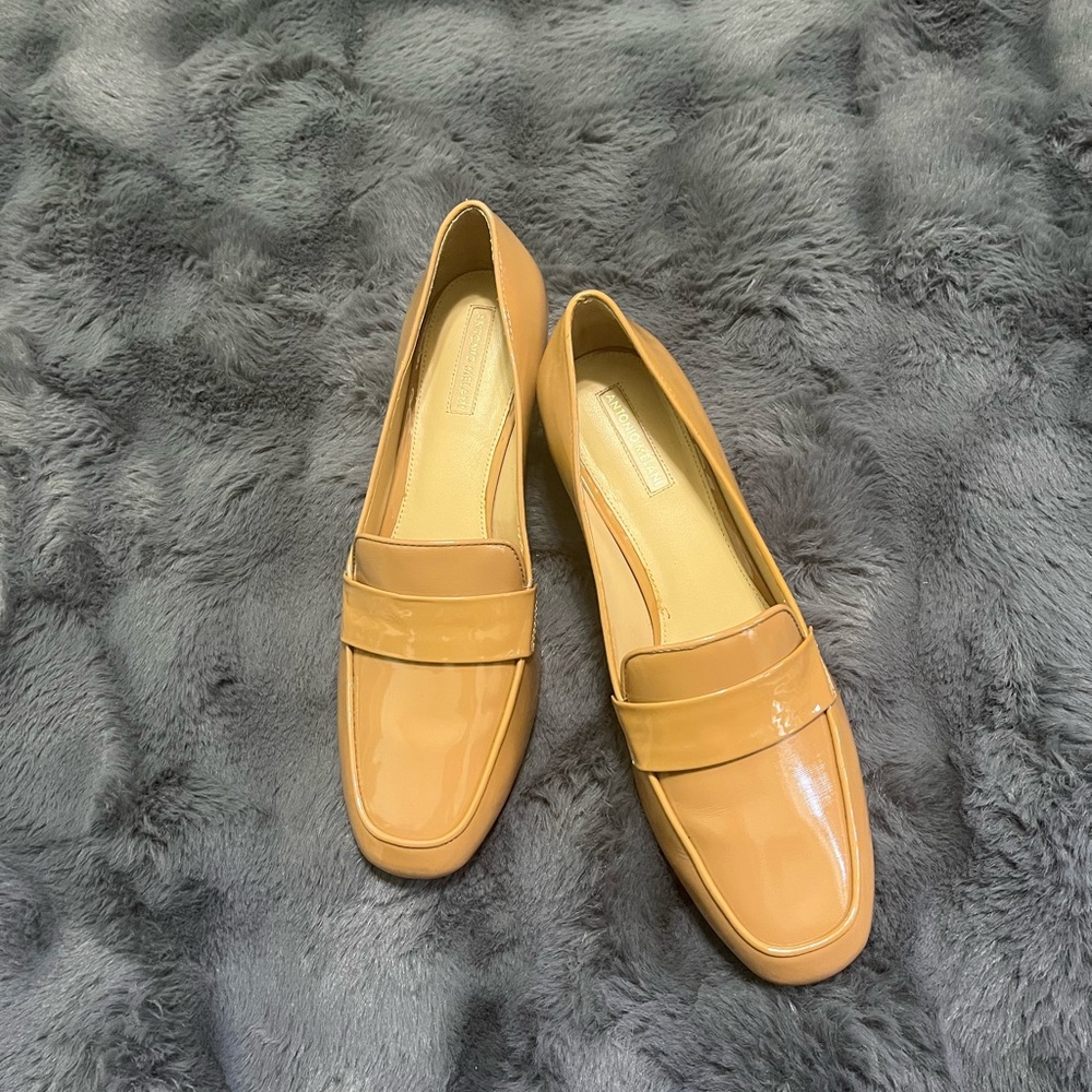 Antonio Melani Tan Loafers for Women size 9,5